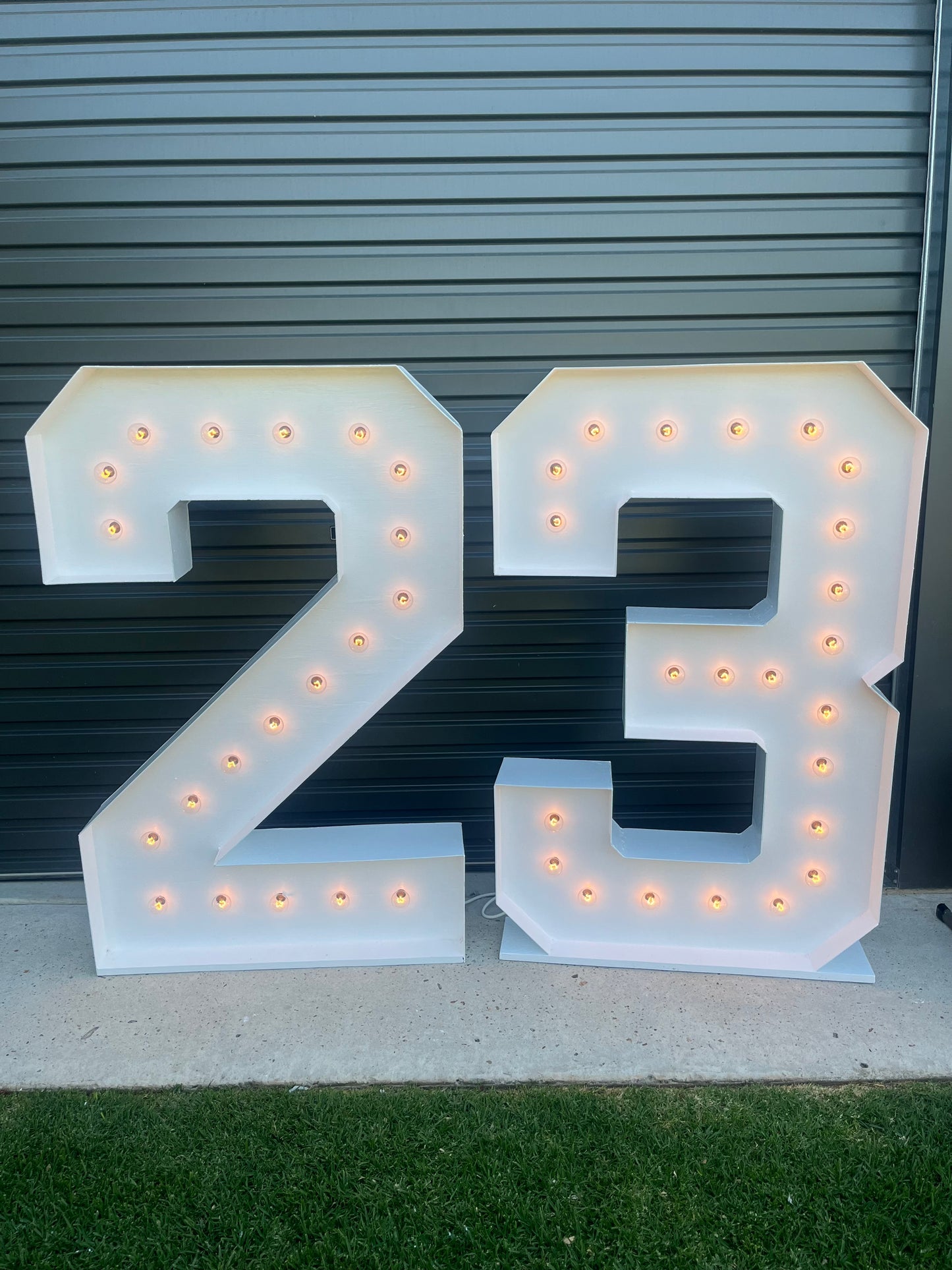 Light up Giant Numbers for Hire